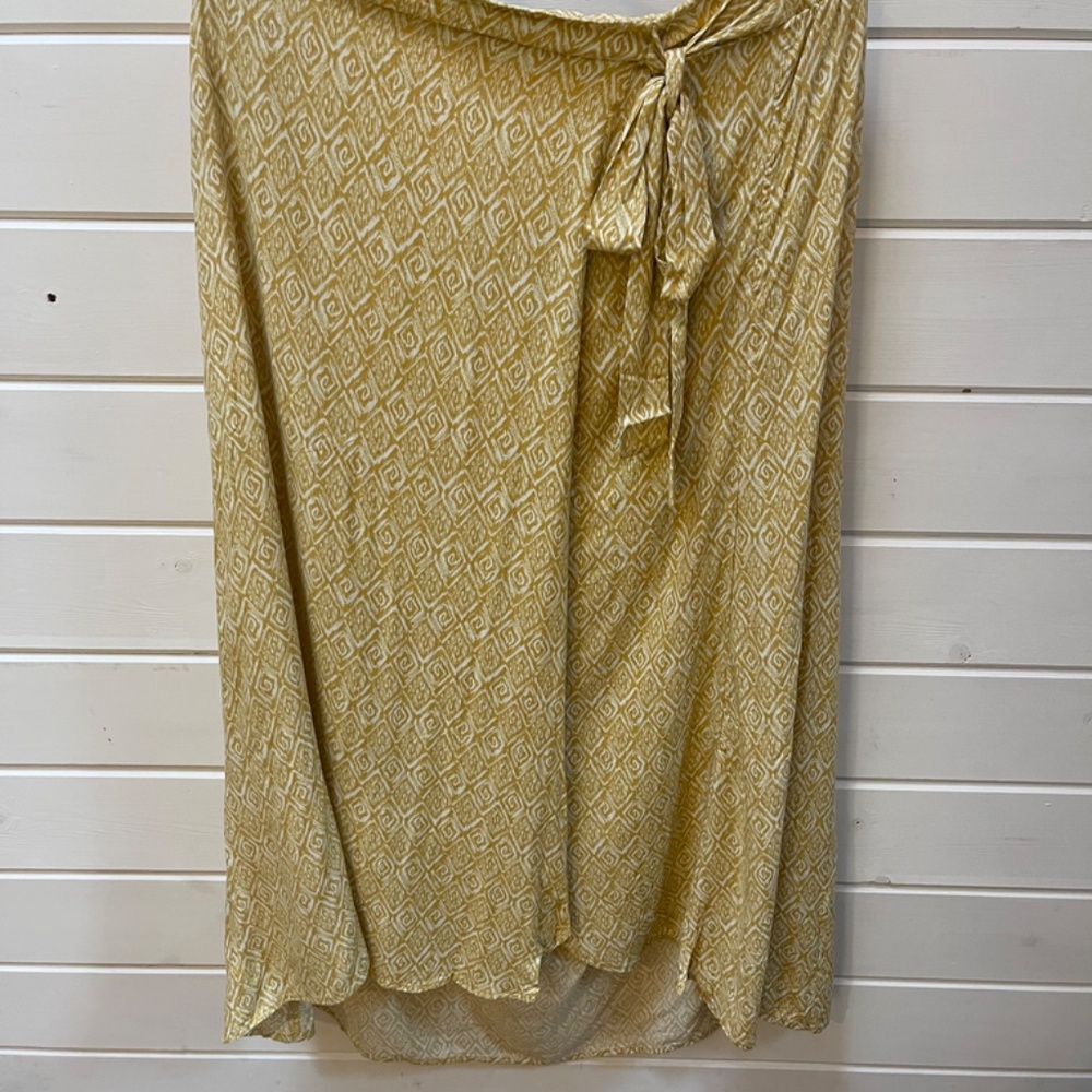 Yellow and White Wrap Skirt with a tie